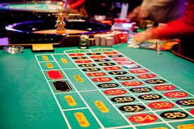 Caishen Wins slot game dengan simbol keberuntungan Imlek dan visual tematik emas